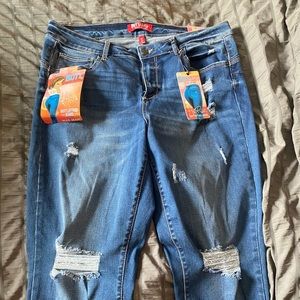 NWT distressed skinny jeans